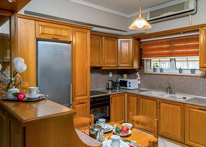 Laurel Heights Hriszí Aktí Haniá