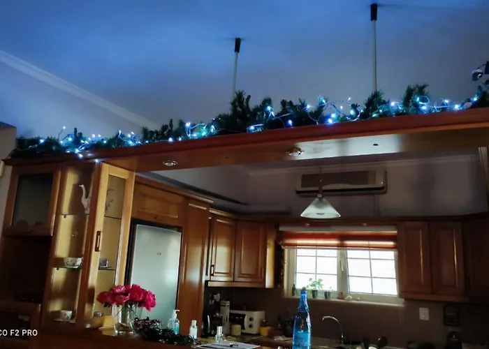 Laurel Heights Hriszí Aktí Haniá