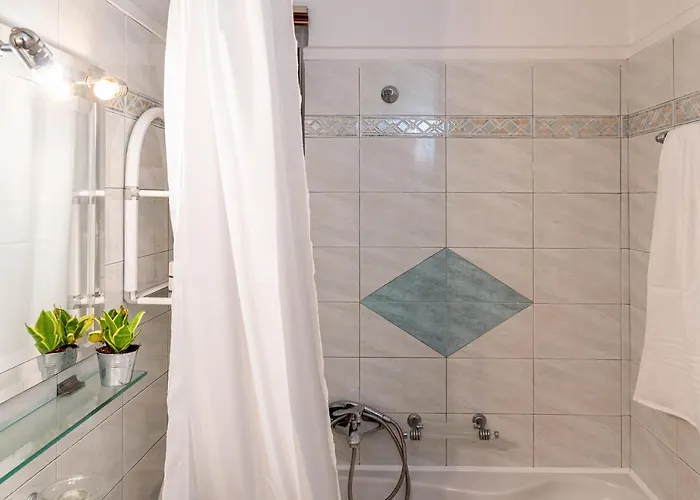 Laurel Heights Апартаменты *