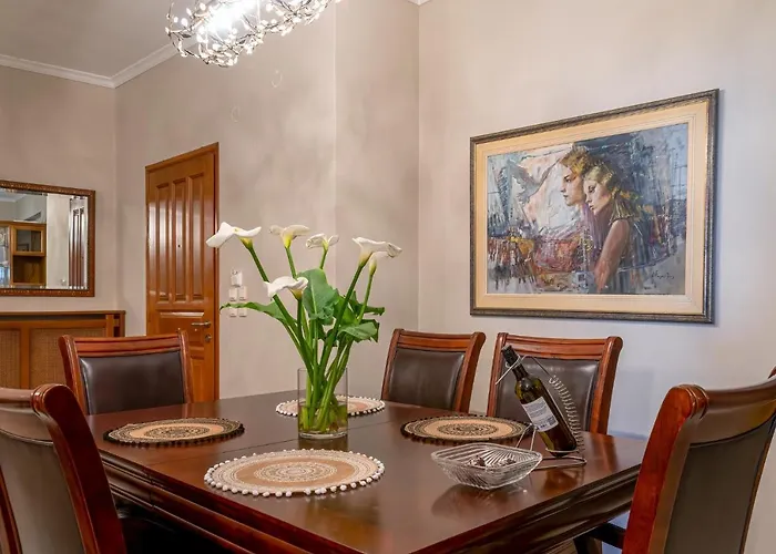 Laurel Heights Ханья