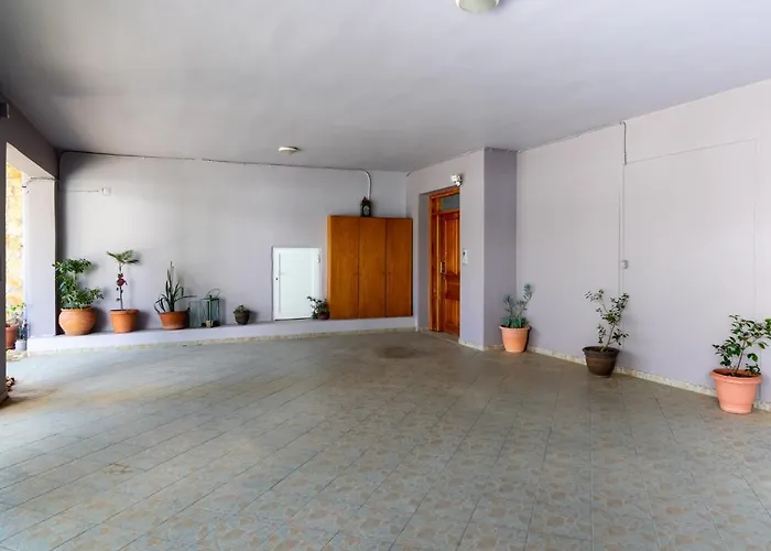 Laurel Heights Ханья